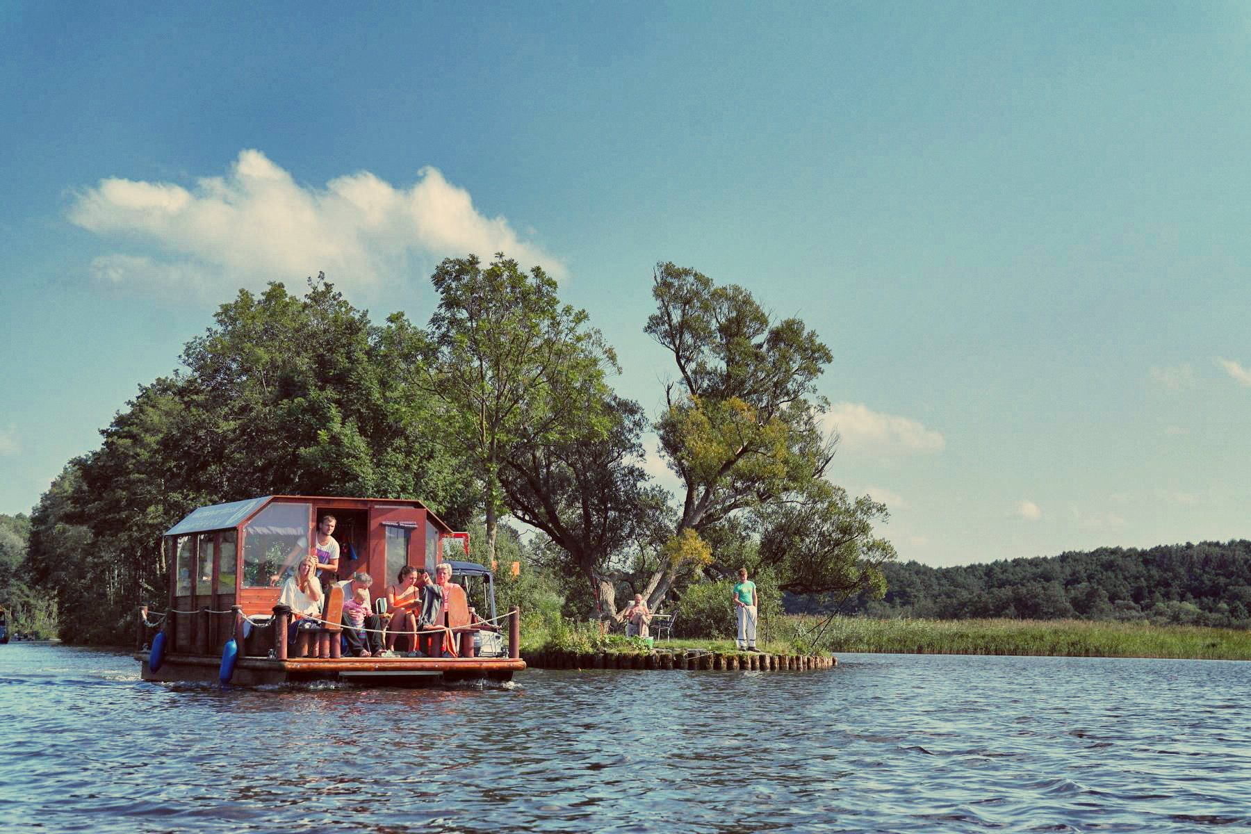 Floßfahren auf der Mecklenburgischen Seenplatte