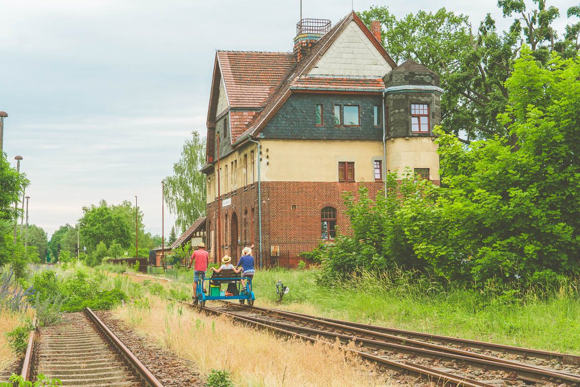 Bildhauerbahnhof Sperenberg - Ausflugsziele im Fläming