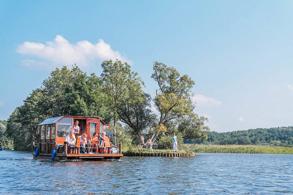 Floßfahrt auf der Mecklenburgischen Seenplatte