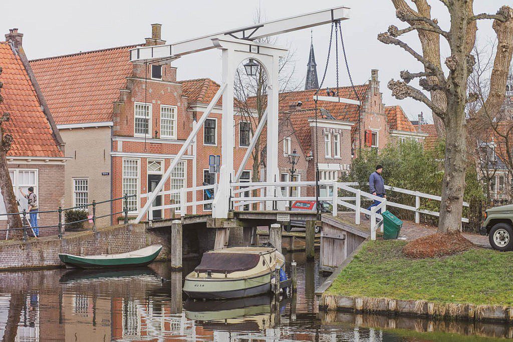 Mikroabenteuer Floßurlaub in der Wildnis bei Amsterdam