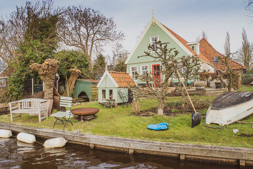 Mikroabenteuer Floßurlaub in der Wildnis bei Amsterdam