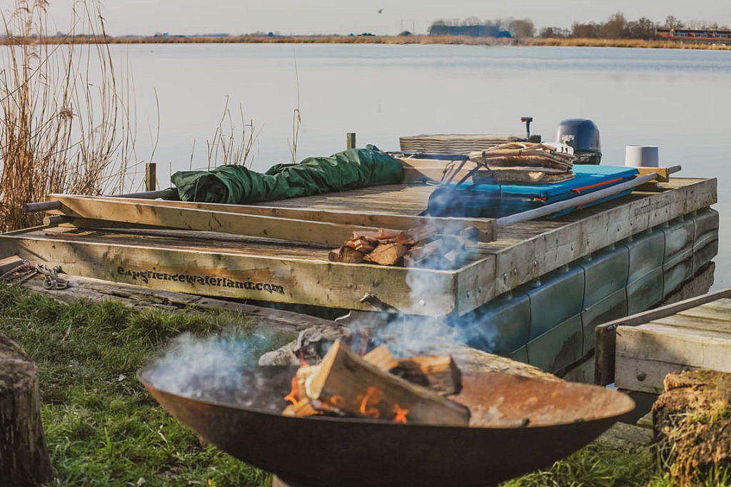 Mikroabenteuer Floßurlaub in der Wildnis bei Amsterdam - Experience Waterland