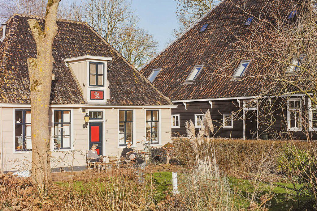 Mikroabenteuer Floßurlaub in der Wildnis bei Amsterdam