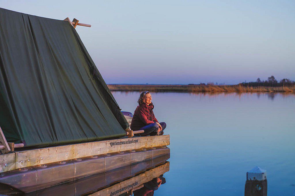 Mikroabenteuer Floßurlaub in der Wildnis bei Amsterdam