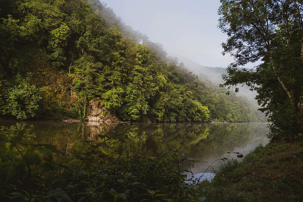 Packrafting in der unberührten Natur der Ardennen