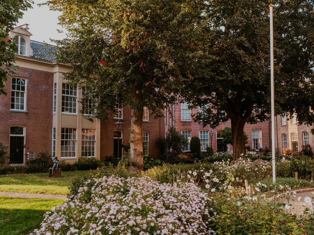 Oude Bornhof versteckter Garten Zutphen 2