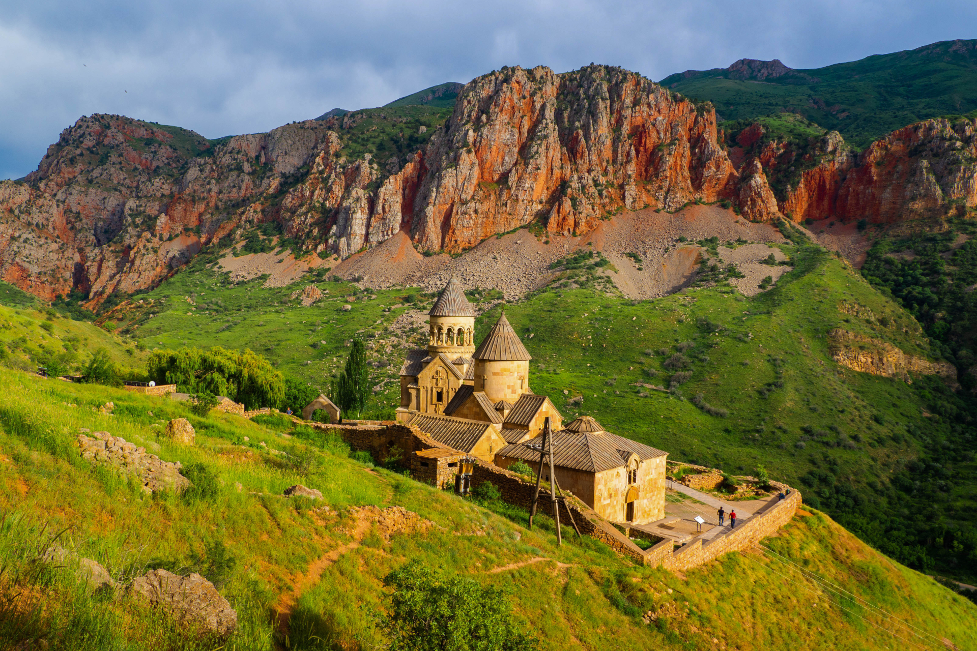 Einer der magischsten Orte auf einem Armenien Roadtrip: das Noravank Kloster